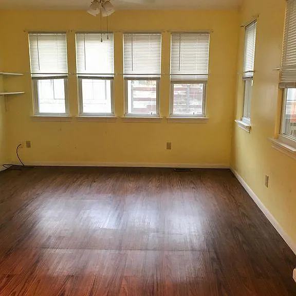 1917 Mills Ave #1 — Photo 6
