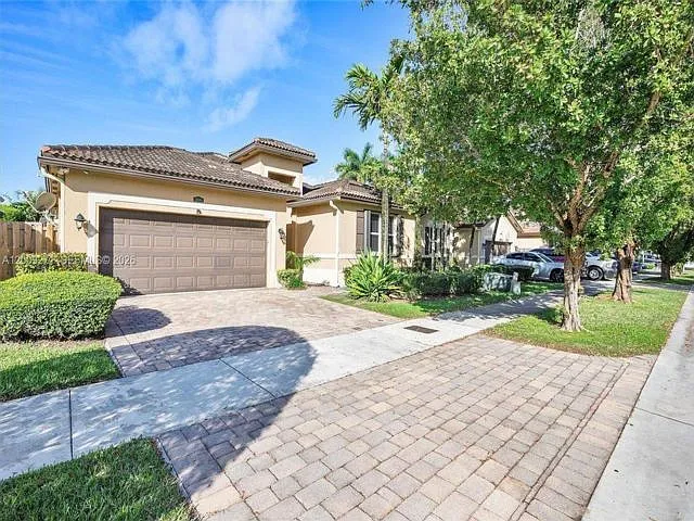 25280 SW 119th Ave — Photo 2