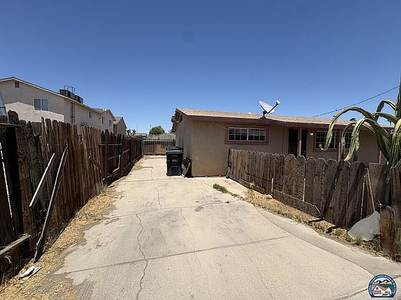 4th image of 621 N Imperial Ave