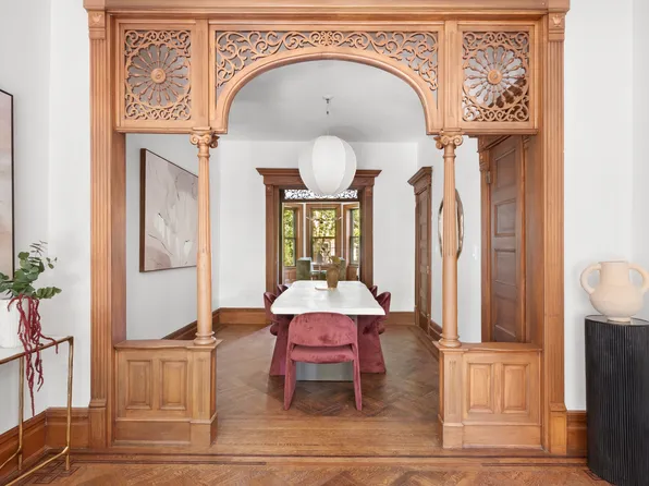 1137 Park Place image 2 of 27