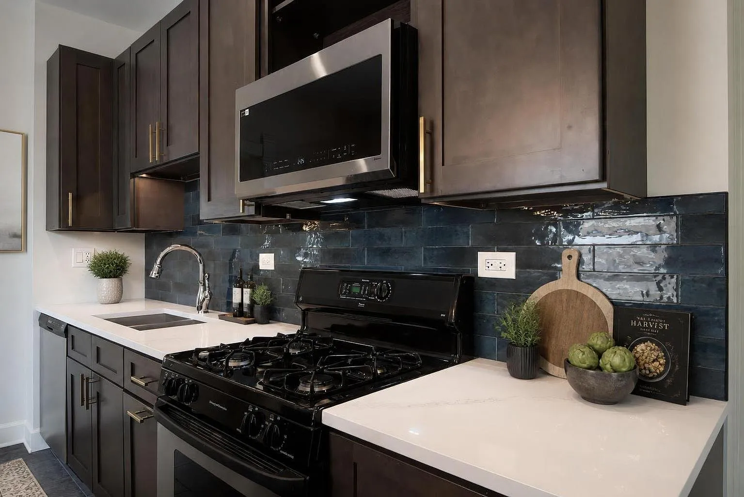 2 bed, 1200 sqft, $2,350 — Photo 4
