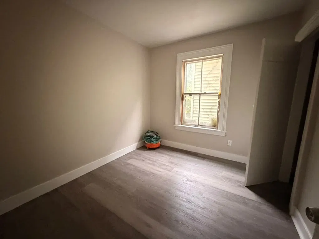 4 bed, $2,400 — Photo 4