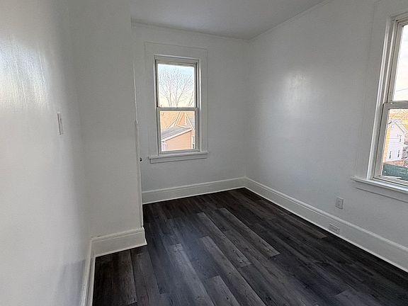 3rd image of 114 Overlook Ave #2