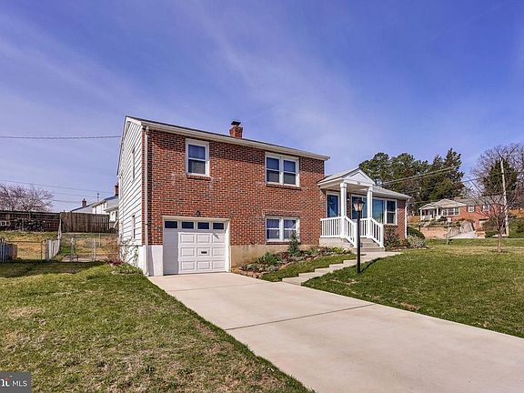 2nd image of 50 Delrey Ave