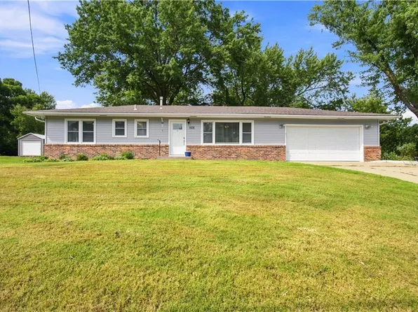 608 NE 82nd St, Kansas City, MO 64118