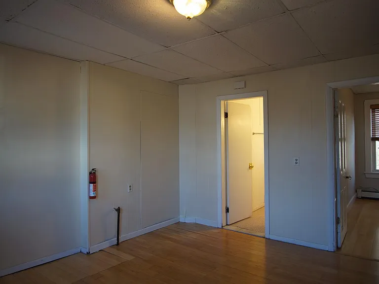 48 America St #2R — Photo 8
