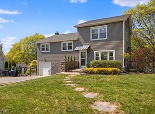 6 Crossfield Ct, Milford, NJ 08848