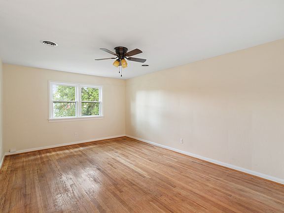 3rd image of 339 Beechmont Dr