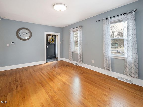 5th image of 667 Feura Bush Road