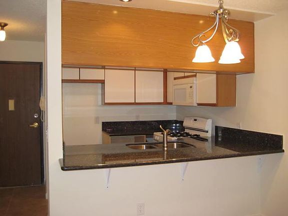 2nd image of 415 S New Hampshire Ave APT 207
