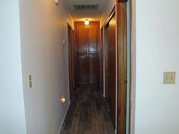 5th image of 7413 Oxford Ave