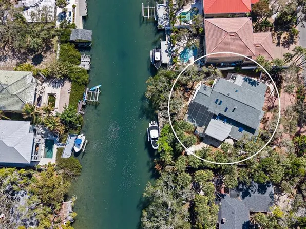 5045 Oxford Dr, Sarasota, FL 34242