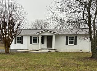 16 McAlister Rd, Fayetteville, TN 37334