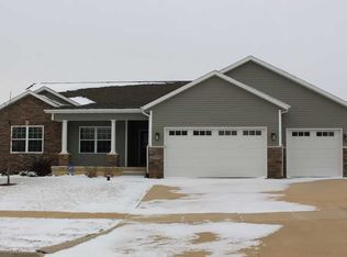 2995 Bullis Dr, Marion, IA 52302