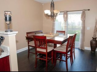 945 Lynn Rd, Lombard, IL 60148