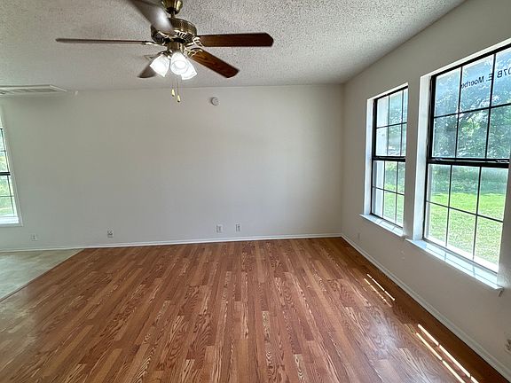 2nd image of 107 E Moerbe Dr #B