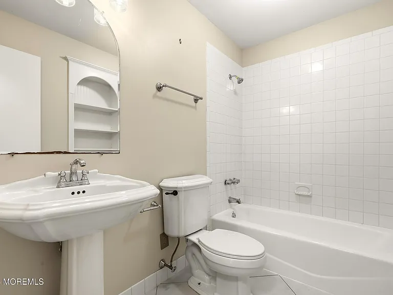 2349 Holly Hill Rd — Photo 8
