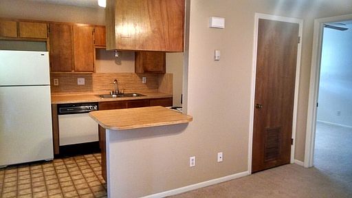 2nd image of 1609 N Main St APT A