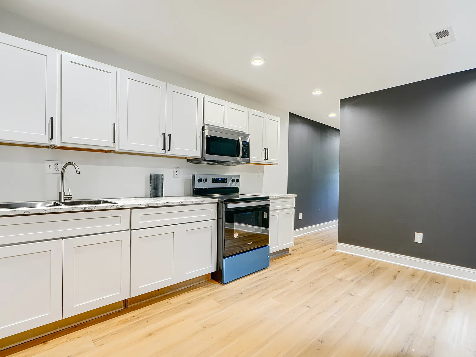 613 n Carrollton Ave — Photo 4