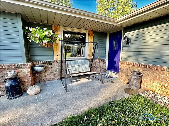 3rd image of 939 Haver Dr