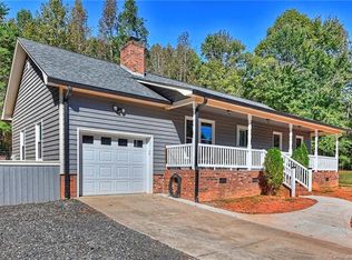 162 Springdale Acres Dr, Mooresville, NC 28115