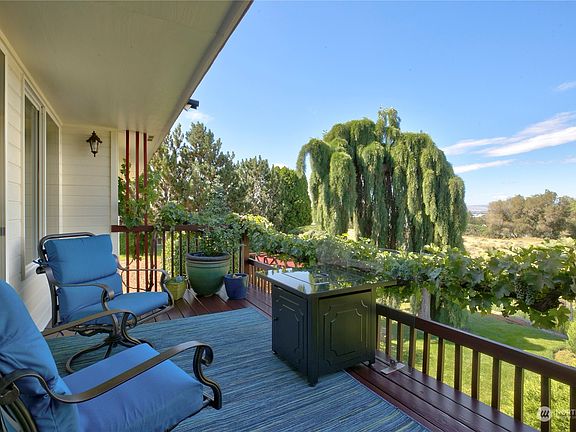 2nd image of 5046 N Sky Vista Avenue