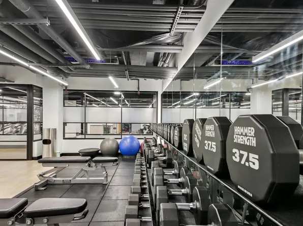 160 East 48th Street image 14 of 17