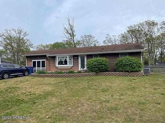 2nd image of 1106 Overlook Drive