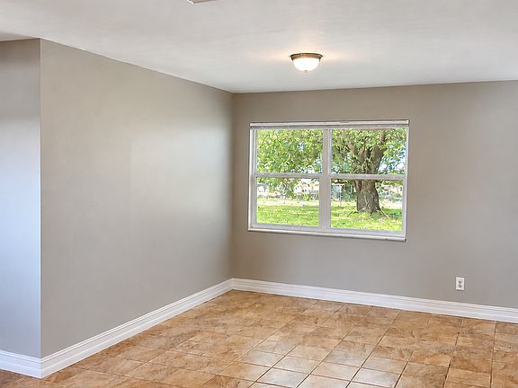 3rd image of 19 Arizona Rd
