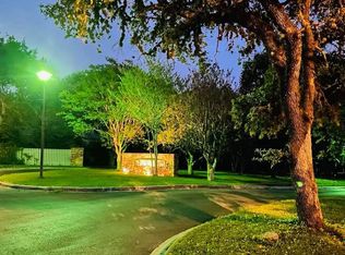 69 S Hampton Dr, Seguin, TX 78155