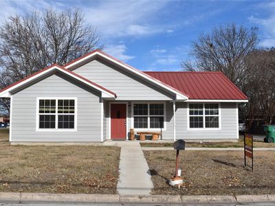 313 E Nelson St, Bowie, TX, 76230