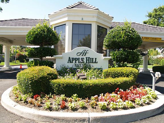 apple hill community