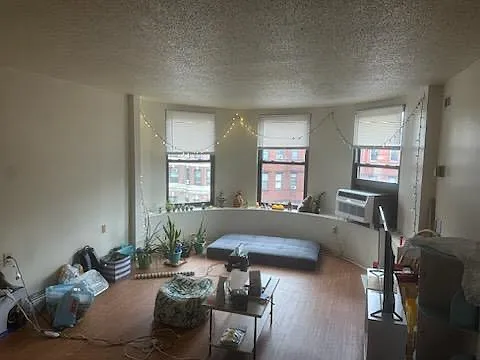 2 bed, 900 sqft, $3,700 — Photo 1