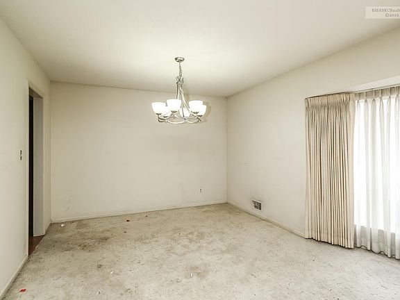 5th image of 6900 W 101st Ter