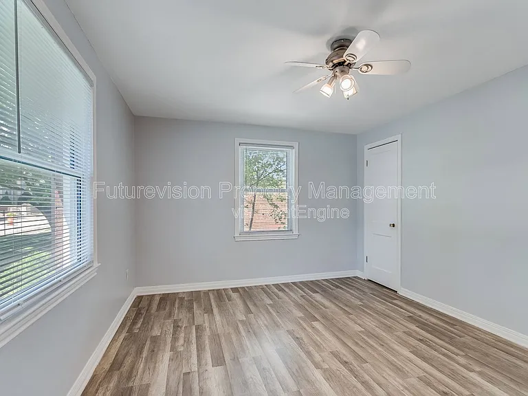 1703 Glenwood Ave — Photo 6