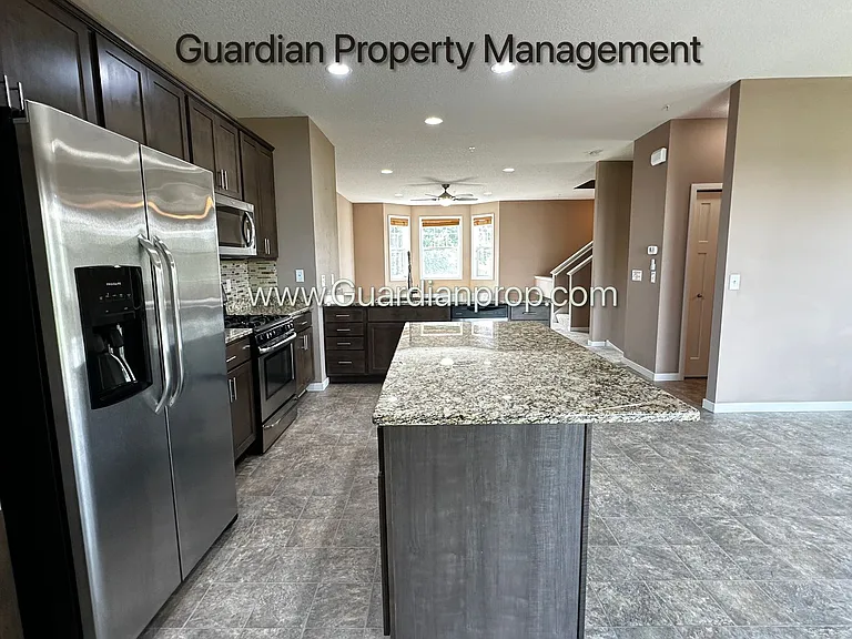 11920 Emery Village Dr N — Photo 20
