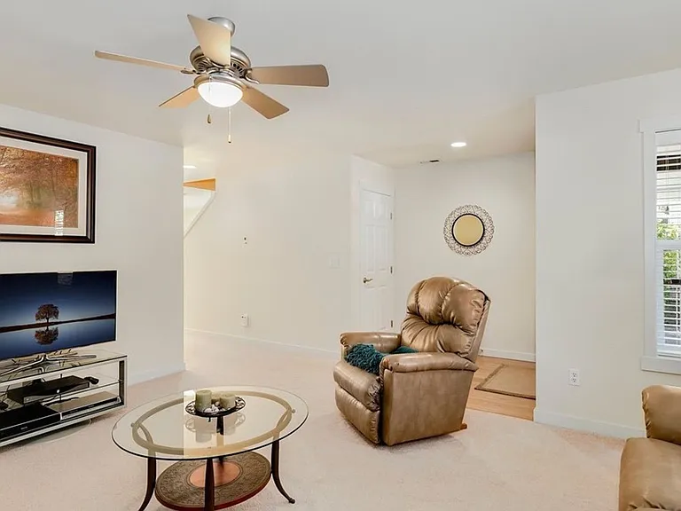 8824 Swenson Ave SE — Photo 3