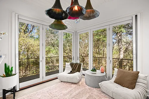 1601 Whitney Way Photo 1
