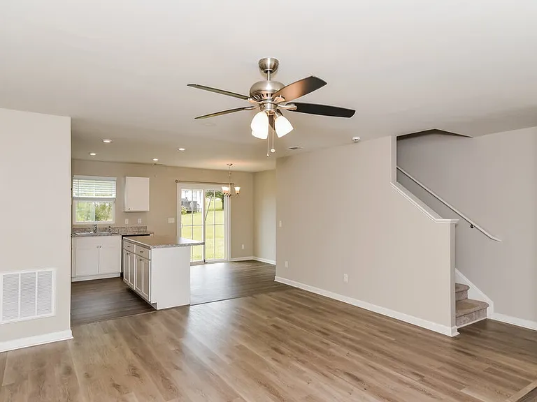 106 Norwich Ct — Photo 4