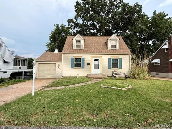 9462 Brenda Ave, Saint Louis, MO 63123