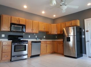 235 W Thames St #2, Norwich, CT 06360