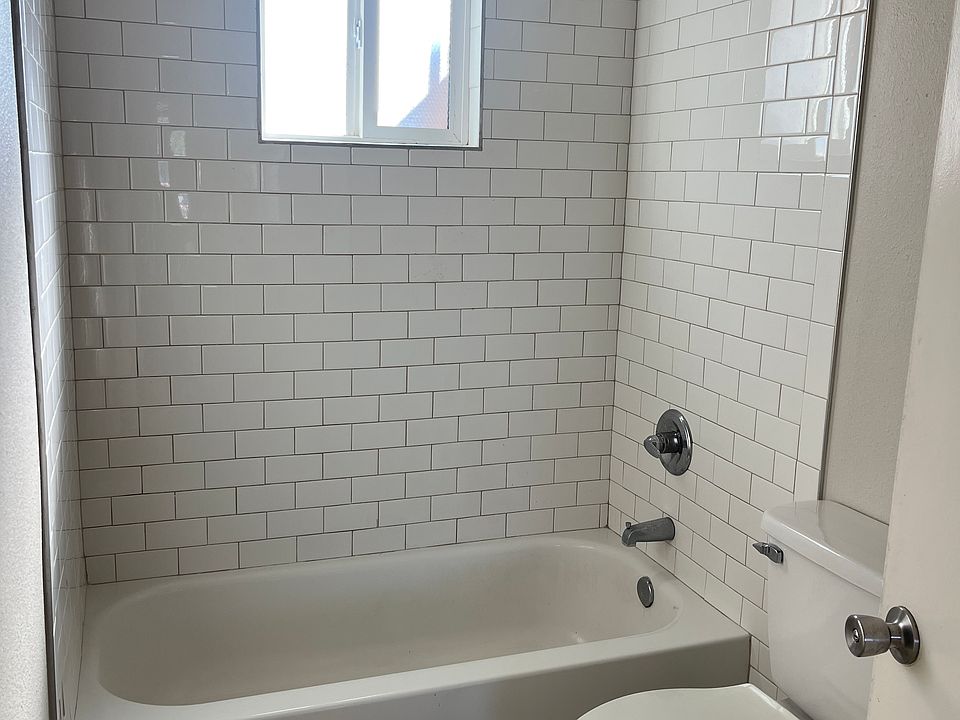 1st image of 1186 W Kings Ln #20