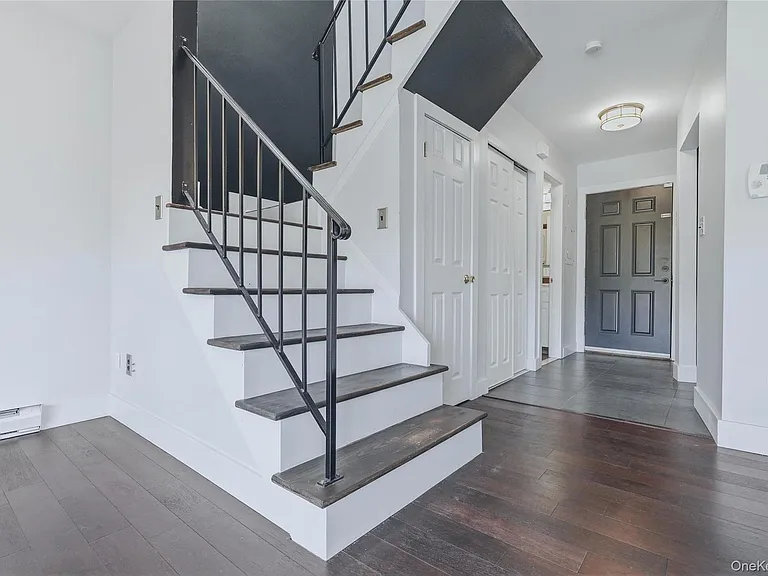 601 Chelsea Cv S — Photo 12