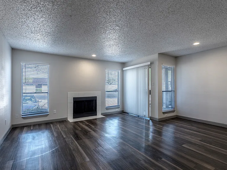 12121 Audelia Rd — Photo 4