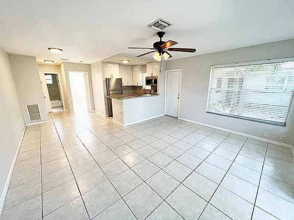 3rd image of 627 NE 10th Ave #11004029