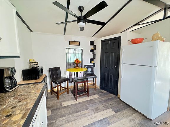 3rd image of 262 Meander Drive
