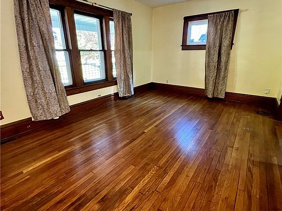 5th image of 1116 Murray Ave