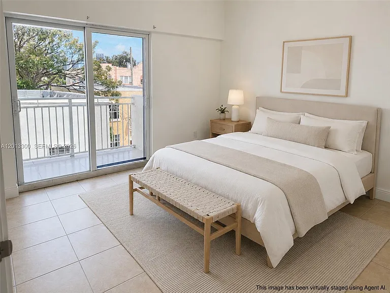 1020 SW 4th St #102 — Photo 7