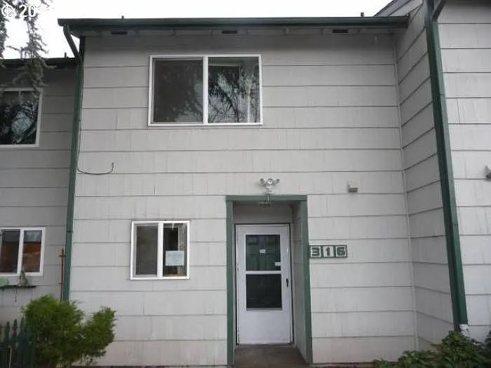 316 NE 103rd St photo 1