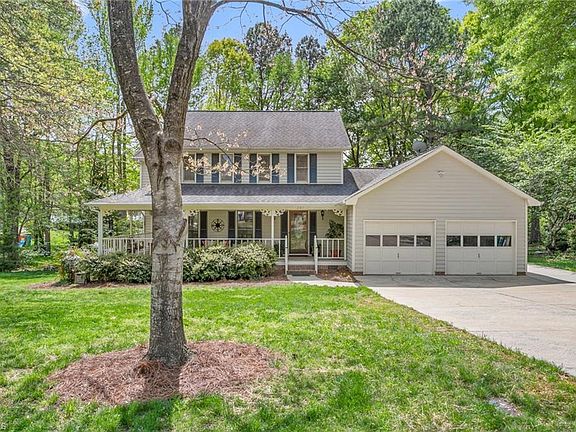 2nd image of 207 Windrift Dr